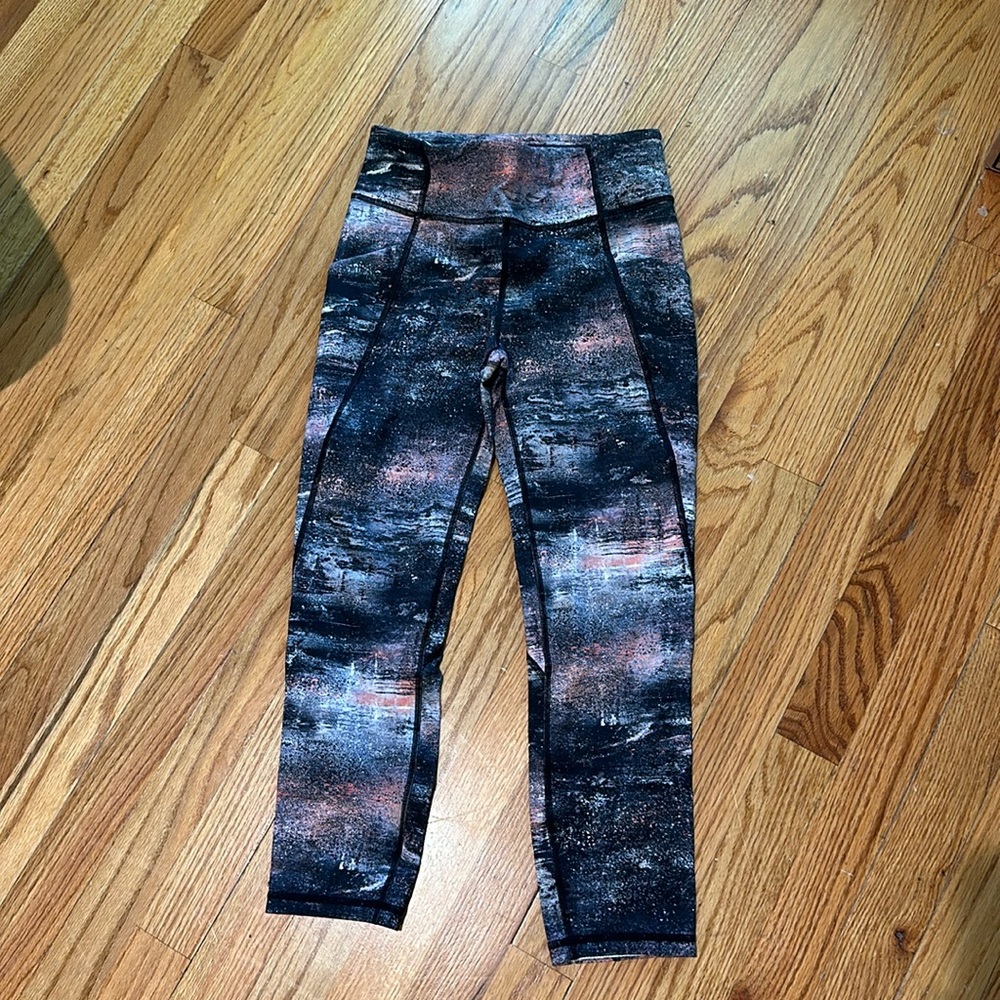 Time to sweat Lululemon Leggings 23 inch crop